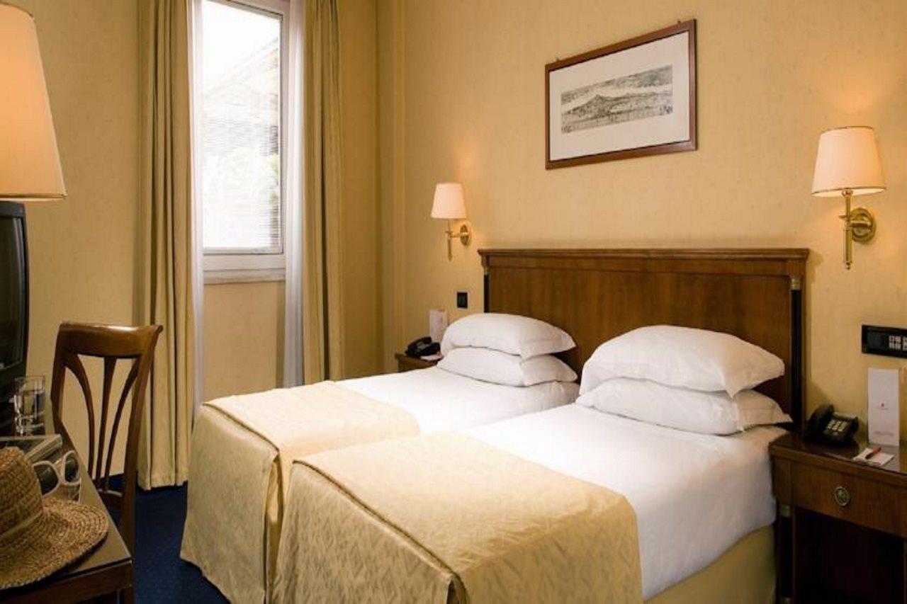 Ramada By Wyndham Naples Hotel Szoba fotó