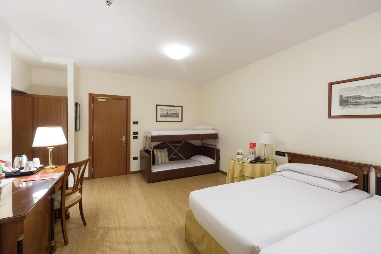 Ramada By Wyndham Naples Hotel Kültér fotó
